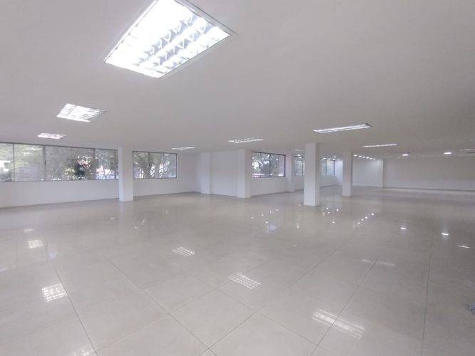 Local en arriendo en Santa Anita, Cali, 309 m² · foto 3 de 7