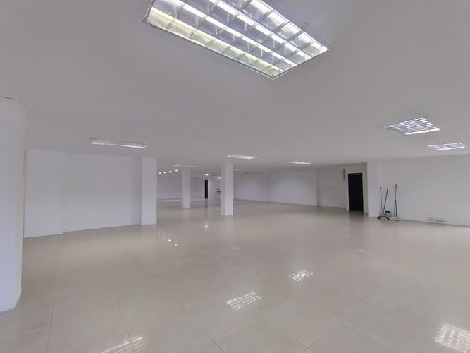 Local en arriendo en Santa Anita, Cali, 309 m² · foto 4 de 7