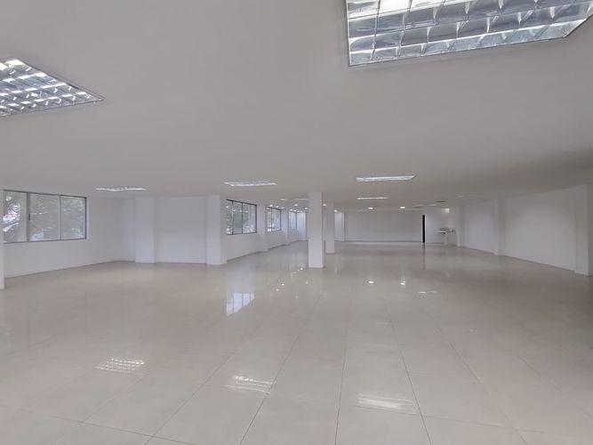 Local en arriendo en Santa Anita, Cali, 309 m² · foto 5 de 7
