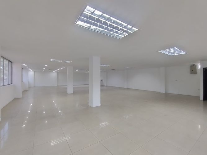 Local en arriendo en Santa Anita, Cali, 309 m² · foto 6 de 7