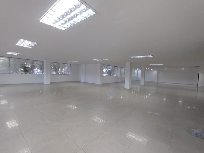 Local en arriendo en Santa Anita, Cali, 309 m² · foto 7 de 7