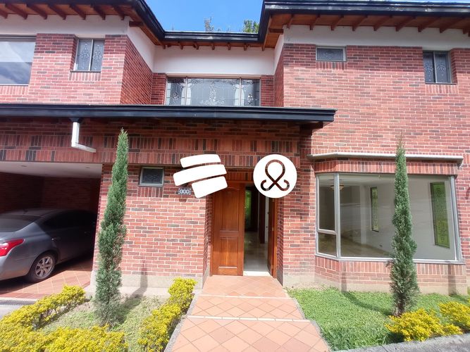 Casa de 3 alcobas en venta en Las Lomas, Medellín, 602 m² · foto 2 de 24