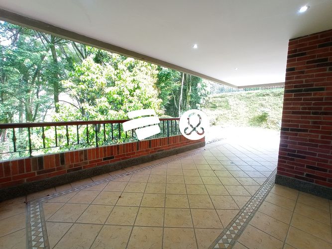 Casa de 3 alcobas en venta en Las Lomas, Medellín, 602 m² · foto 6 de 24