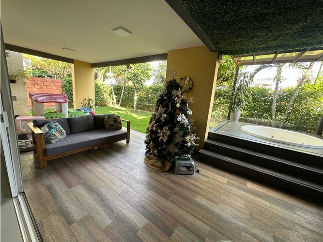 Casa de 4 alcobas en venta en El Castillo, Jamundí, 230 m² · foto 4 de 18