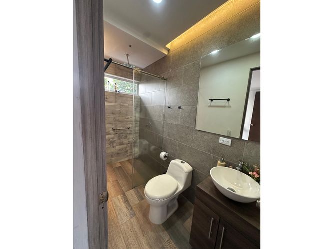 Casa de 4 alcobas en venta en El Castillo, Jamundí, 230 m² · foto 12 de 18