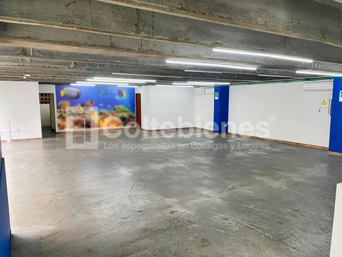 Local en arriendo en Las Casitas, Envigado, 300 m² · foto 2 de 7