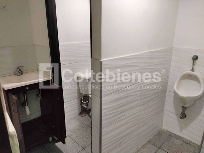 Local en arriendo en Las Casitas, Envigado, 300 m² · foto 4 de 7