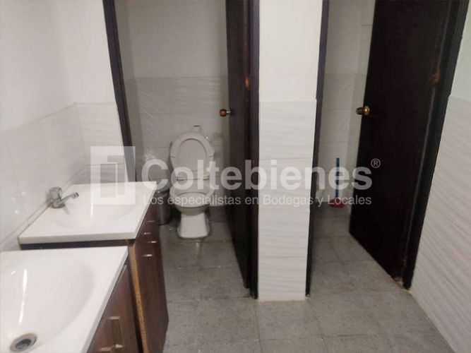 Local en arriendo en Las Casitas, Envigado, 300 m² · foto 5 de 7