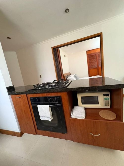 Apartamento de 1 alcoba en arriendo en Loma Del Indio, Medellín, 40 m² · foto 5 de 9