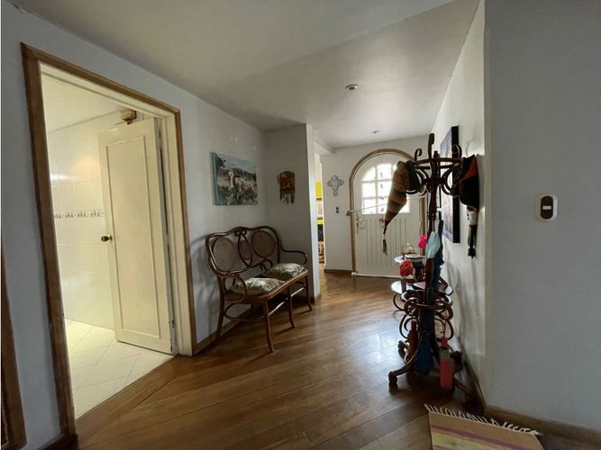 Casa de 3 alcobas en venta en Santa Barbara, Bogotá, 298 m² · foto 9 de 24