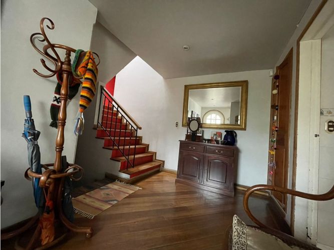 Casa de 3 alcobas en venta en Santa Barbara, Bogotá, 298 m² · foto 10 de 24