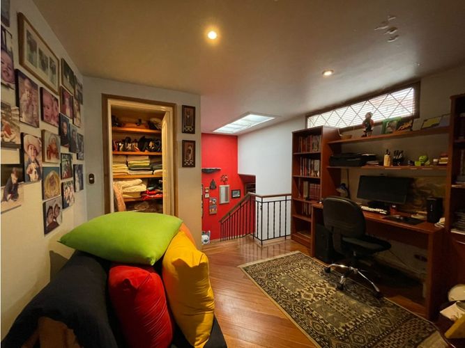 Casa de 3 alcobas en venta en Santa Barbara, Bogotá, 298 m² · foto 15 de 24