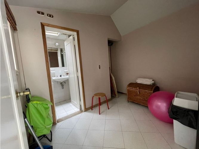 Casa de 3 alcobas en venta en Santa Barbara, Bogotá, 298 m² · foto 19 de 24