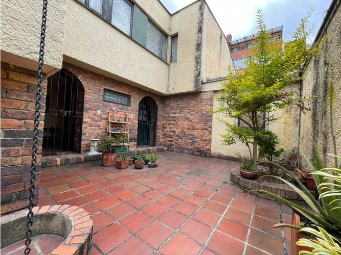 Casa de 3 alcobas en venta en Santa Barbara, Bogotá, 298 m² · foto 23 de 24