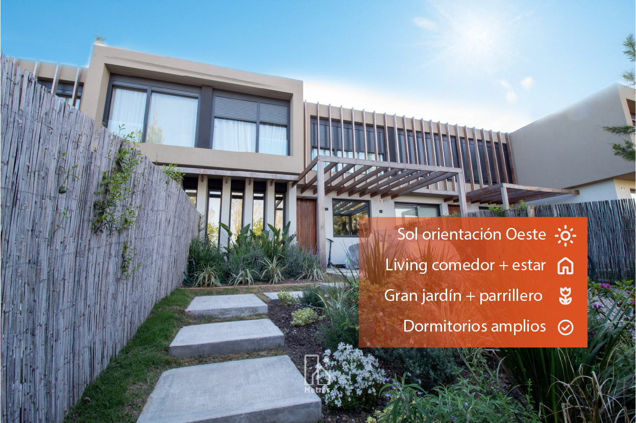 Casa Venta Carrasco Parques 3 dormitorios - Living + Estar 2 Garajes - Seguridad barrio