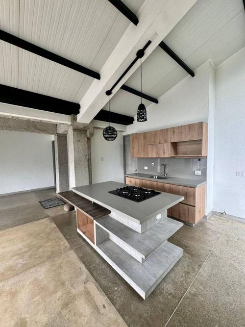 Finca en arriendo en Loma Del Escobero, Envigado, 315 m² · foto 2 de 21