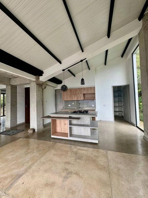 Finca en arriendo en Loma Del Escobero, Envigado, 315 m² · foto 3 de 21