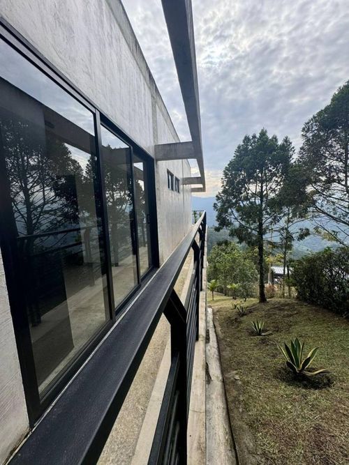 Finca en arriendo en Loma Del Escobero, Envigado, 315 m² · foto 13 de 21