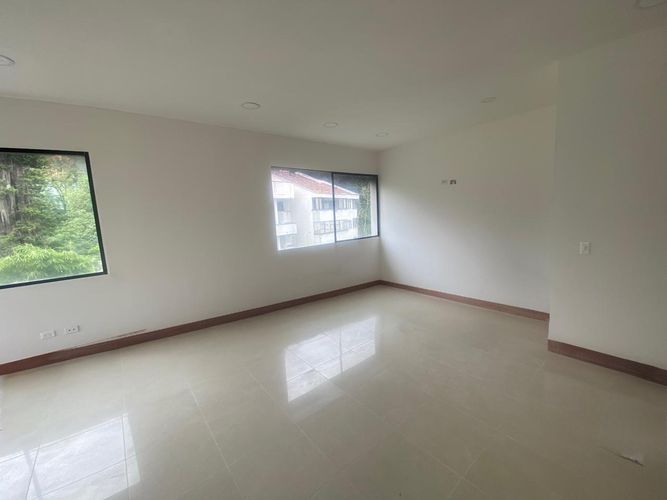 Oficina en arriendo en El Poblado, Medellín, 62 m² · foto 2 de 11