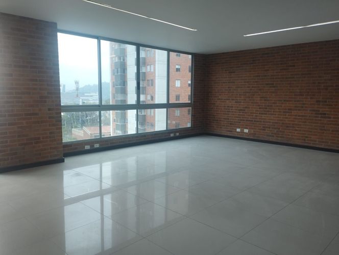 Oficina en arriendo en El Poblado, Medellín, 63 m² · foto 5 de 9