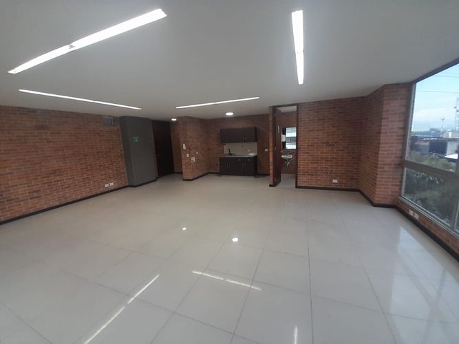 Oficina en arriendo en Castropol, Medellín, 64 m² · foto 2 de 15