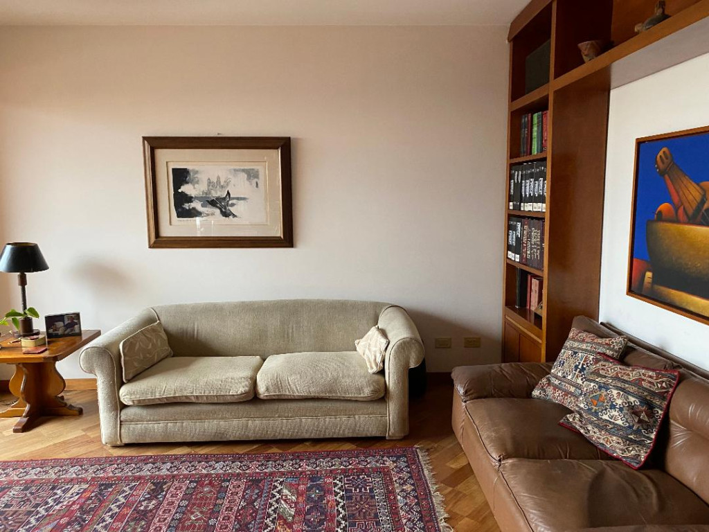 Apartamento en venta en Los Rosales, Bogotá · foto 3 de 12