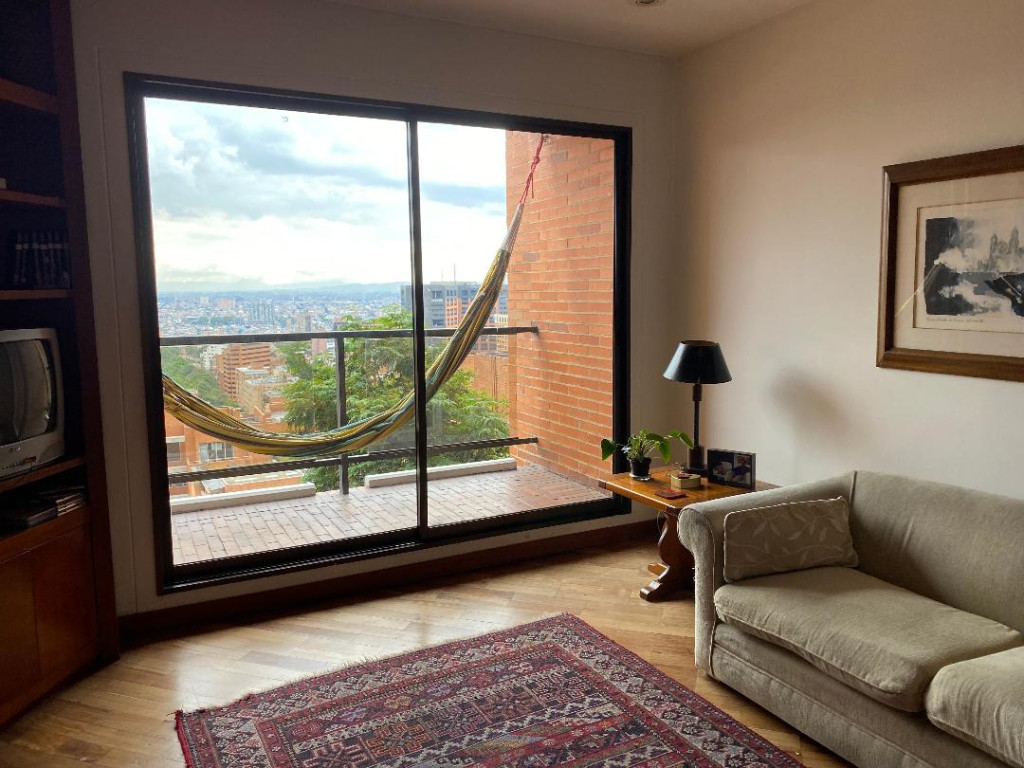 Apartamento en venta en Los Rosales, Bogotá · foto 4 de 12