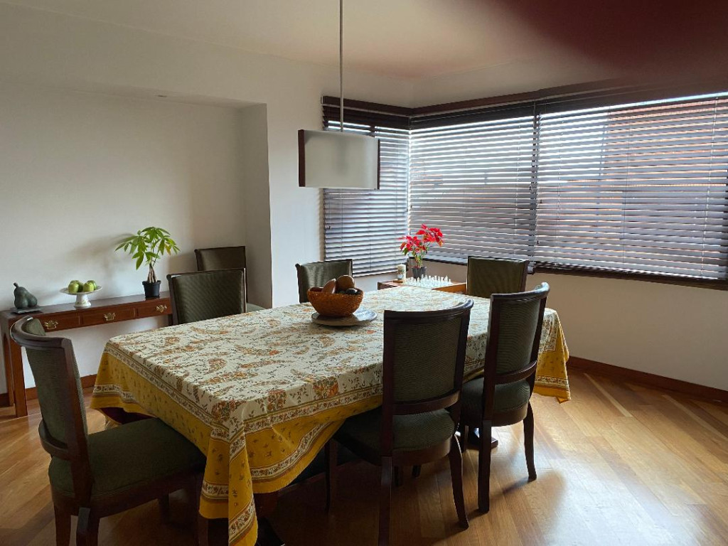 Apartamento en venta en Los Rosales, Bogotá · foto 5 de 12