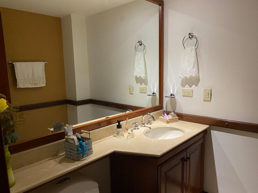 Apartamento en venta en Los Rosales, Bogotá · foto 8 de 12