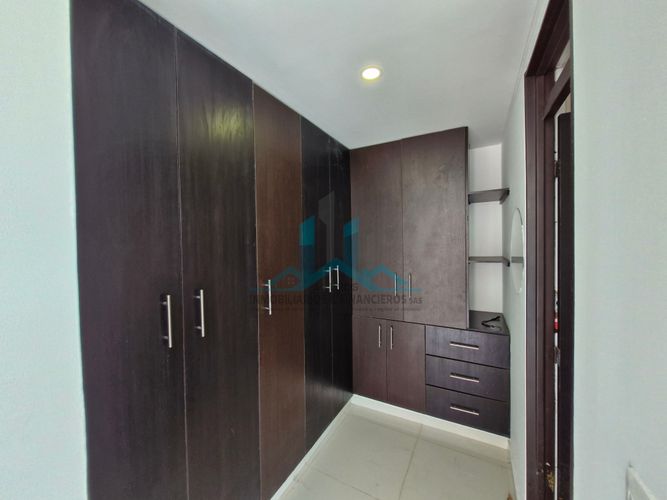 Casa de 4 alcobas en venta en Cn. Lagos Del Peñon, Girardot, 233 m² · foto 12 de 24