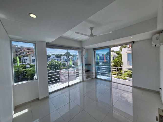 Casa de 4 alcobas en venta en Cn. Lagos Del Peñon, Girardot, 233 m² · foto 9 de 24