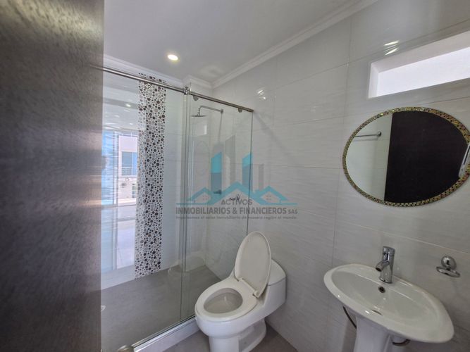 Casa de 4 alcobas en venta en Cn. Lagos Del Peñon, Girardot, 233 m² · foto 16 de 24