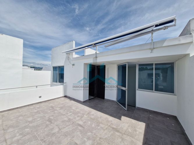 Casa de 4 alcobas en venta en Cn. Lagos Del Peñon, Girardot, 233 m² · foto 20 de 24