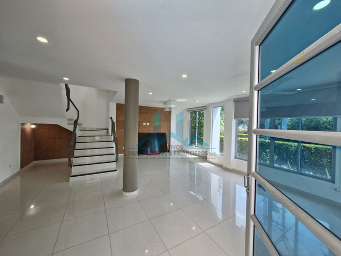 Casa de 4 alcobas en venta en Cn. Lagos Del Peñon, Girardot, 233 m² · foto 5 de 24