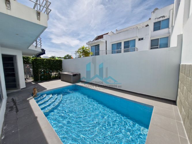 Casa de 4 alcobas en venta en Cn. Lagos Del Peñon, Girardot, 233 m² · foto 2 de 24