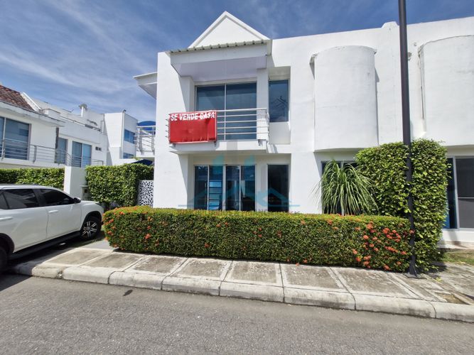 Casa de 4 alcobas en venta en Cn. Lagos Del Peñon, Girardot, 233 m² · foto 24 de 24