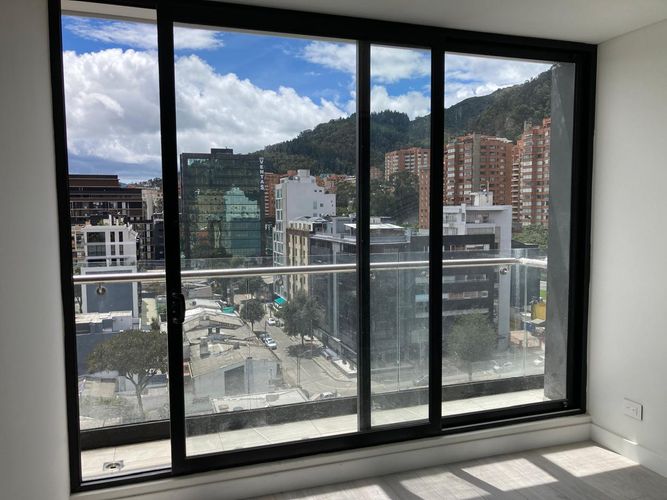 Apartamento de 2 alcobas en venta en Santa Barbara, Bogotá, 96 m² · foto 2 de 21