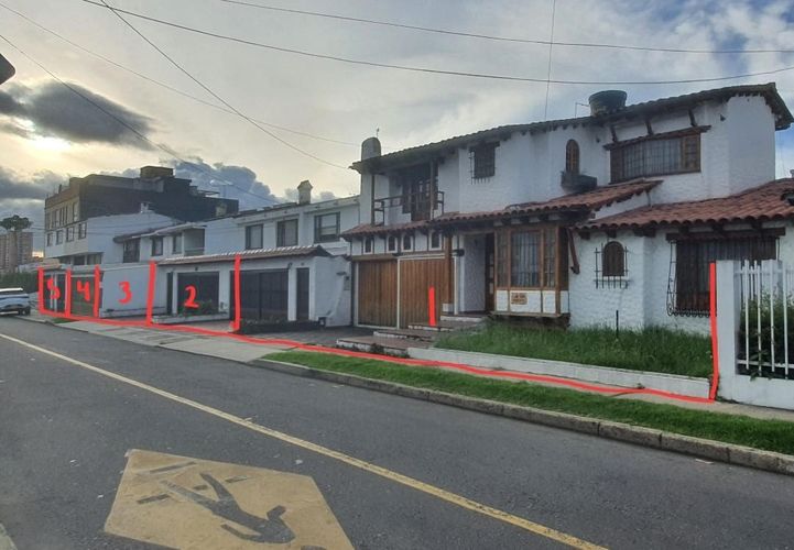 Casa en venta en El Batán, Bogotá, 1200 m² · foto 13 de 14
