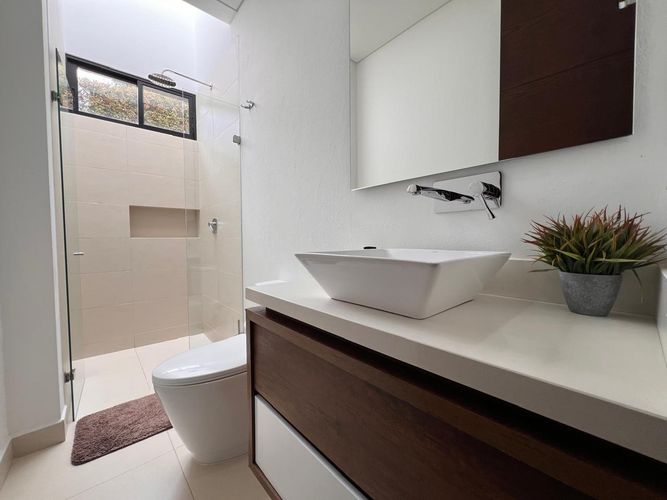 Casa de 4 alcobas en venta en Guamito, La Ceja, 375 m² · foto 13 de 15