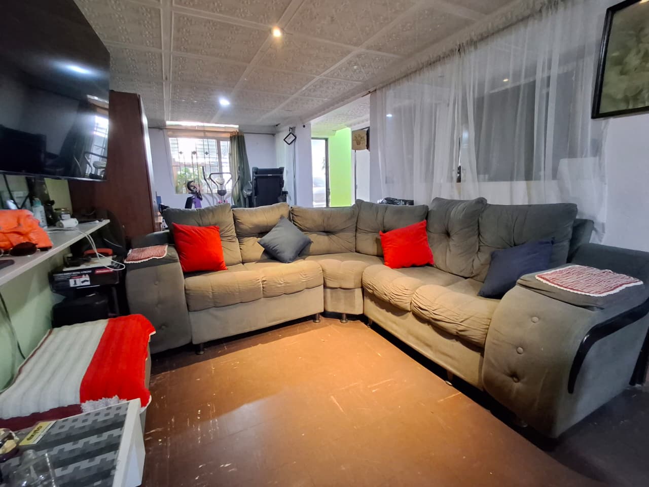 Casa en venta en Alamos, Bogotá · foto 7 de 24