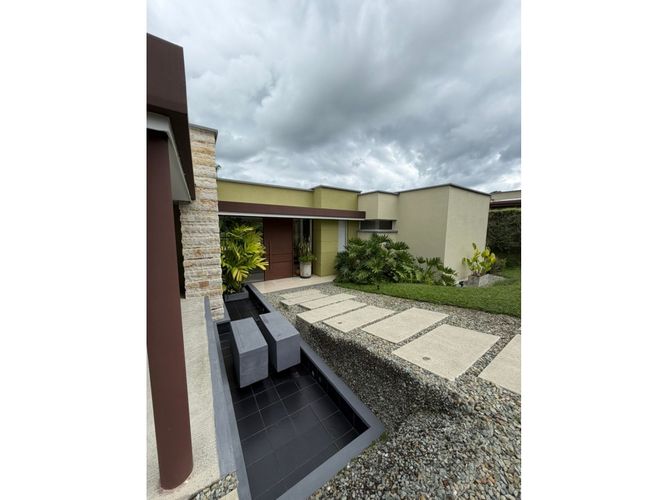 Casa de 3 alcobas en venta en El Caimo, Armenia, 230 m² · foto 8 de 15