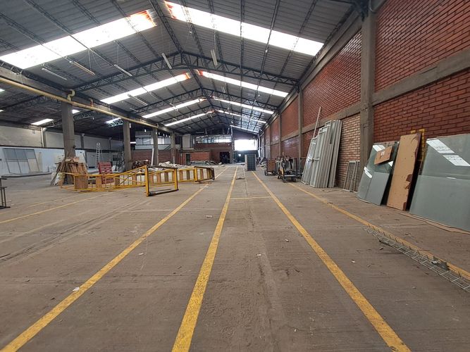 Bodega en arriendo en Conjunto Cerrado Zapan, Dosquebradas, 750 m² · foto 4 de 10