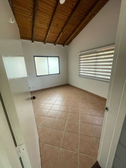 Casa de 4 alcobas en venta en Loma De La Doctora, Sabaneta, 170 m² · foto 9 de 13