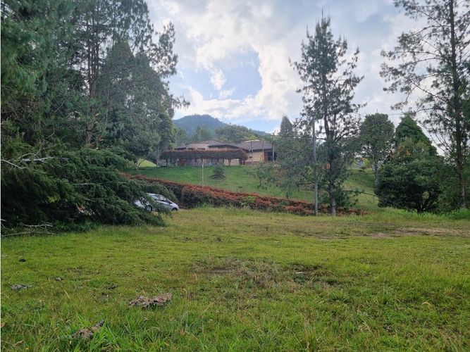 Lote en venta en Loma Del Escobero, Envigado, 4476 m² · foto 9 de 10