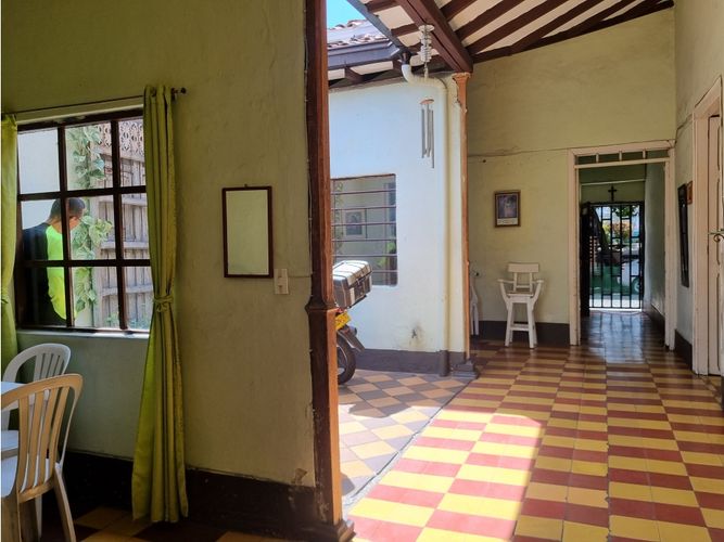 Casa de 4 alcobas en venta en Cristobal, Medellín, 230 m² · foto 2 de 20