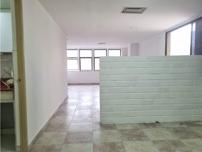 Oficina en venta en La Alpujarra, Medellín, 45 m² · foto 3 de 20