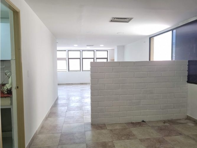 Oficina en venta en La Alpujarra, Medellín, 45 m² · foto 8 de 20