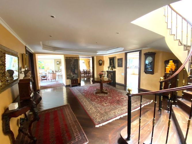 Apartamento de 3 alcobas en venta en Los Rosales, Bogotá, 439 m² · foto 6 de 22