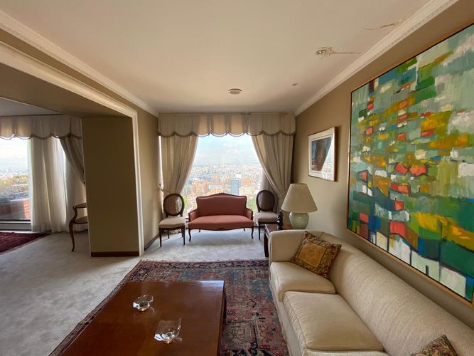 Apartamento de 3 alcobas en venta en Los Rosales, Bogotá, 439 m² · foto 17 de 22