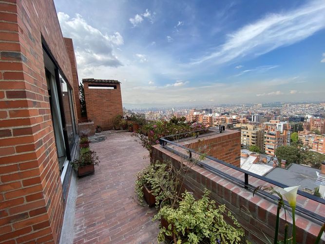 Apartamento de 3 alcobas en venta en Los Rosales, Bogotá, 439 m² · foto 20 de 22